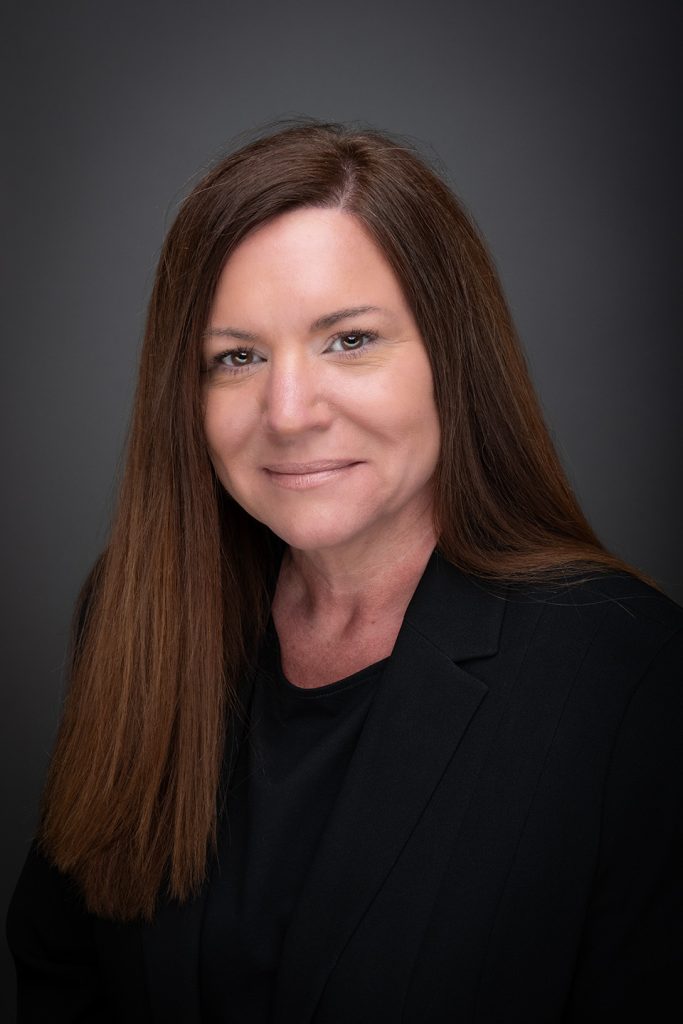 Robin Bradley Headshot